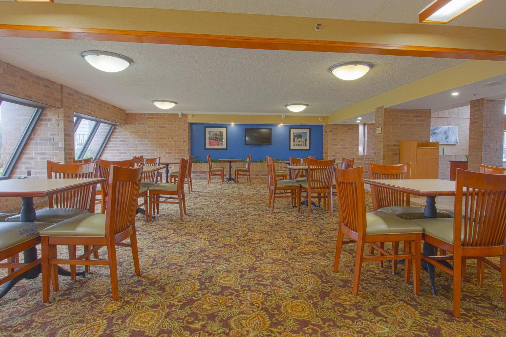 Tulsa Square Hotel Central, I-44 By Oyo Zewnętrze zdjęcie